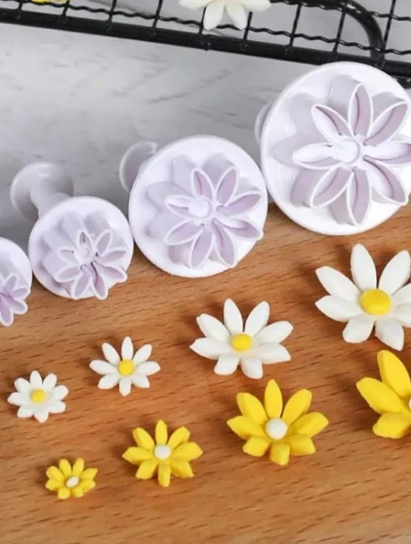 Daisy Tusensköna Utstickare Plunger 4 st - BakeCake