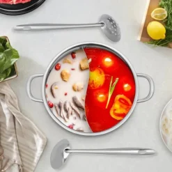 Hot Pot/Fonduegryta - Delad Yin-Yang - 32 cm - 304 Rostfritt Stål - Med Skedar - Militärgrön