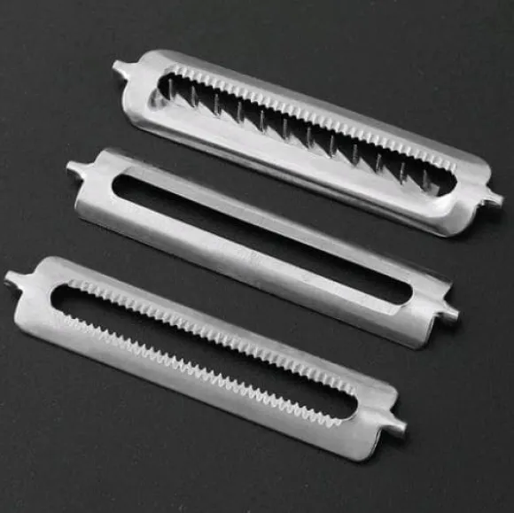 Lollanda 2-pack 3-i-1 Multifunktionell roterande skalare - Grönsaksskalare & Råkostjärn & Potatisskalare