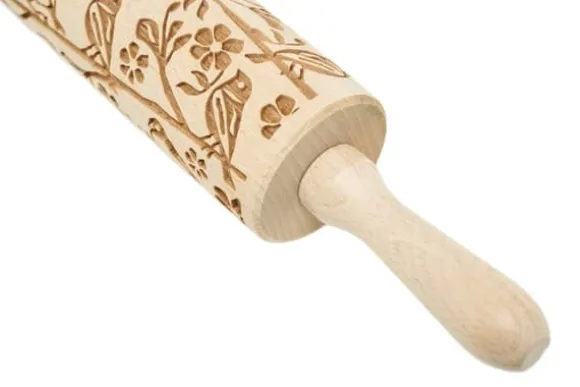 MoodForWood Träkavel, Graverad, 43 cm med Handtag, Perfekt för Bakning - Vårmönster