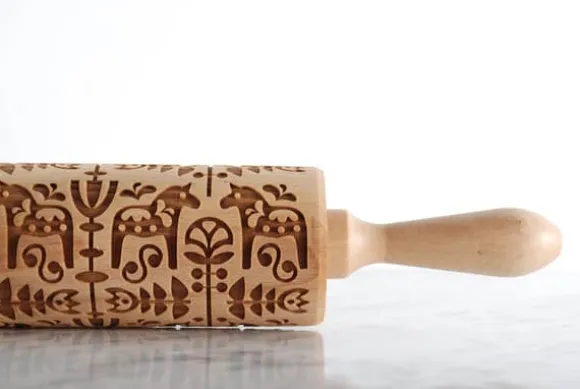 MoodForWood Träkavel, Graverad, 43 cm med Handtag, Perfekt för Bakning - Dala Mönster