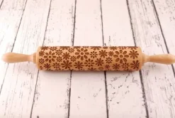 MoodForWood Träkavel, Graverad, 43 cm med Handtag, Perfekt för Bakning - Flower Power Blommönster