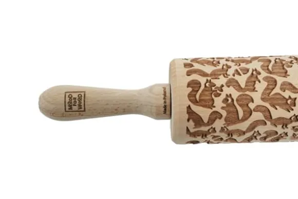 MoodForWood Träkavel, Graverad, 43 cm med Handtag, Perfekt för Bakning - Ekorrmönster