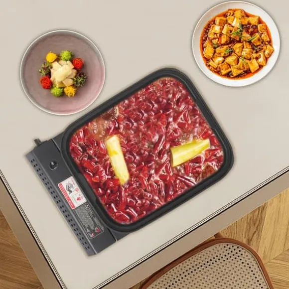 Portabel gasgrill och campingkök - Butan - 2,1 kW - Piezo-tändning - Grillpanna med lock 37×30×3,5 cm - Butanpatron ej inkluderad - Svart