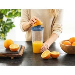 Rotho Loft Shaker med Press 1L Horizon Blå/Transparent
