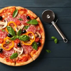 Rund pizzaskärare i stål, 20,5 cm
