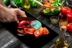 SKÄRBRÄDA I GLASPLATTA 52x30 SVART