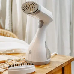 Steamer / Klädångare med hög effekt och snabb uppvärmning